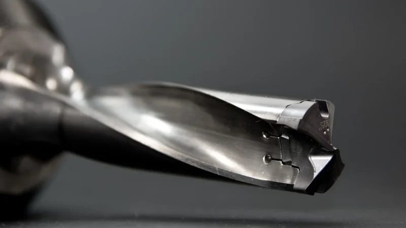 Diamentowe narzędzia do metalu – profesjonalne wiertła dla wymagających