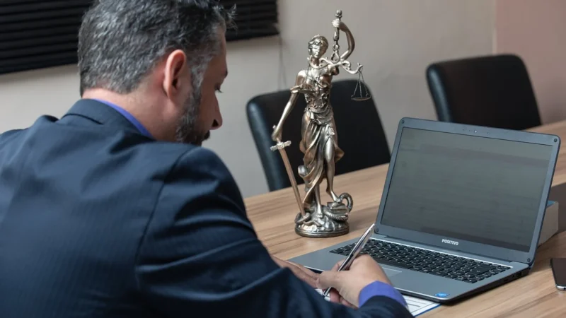 Nowoczesne automatyzacje dla kancelarii prawnych z CMS Integrafy i CRM w działaniu