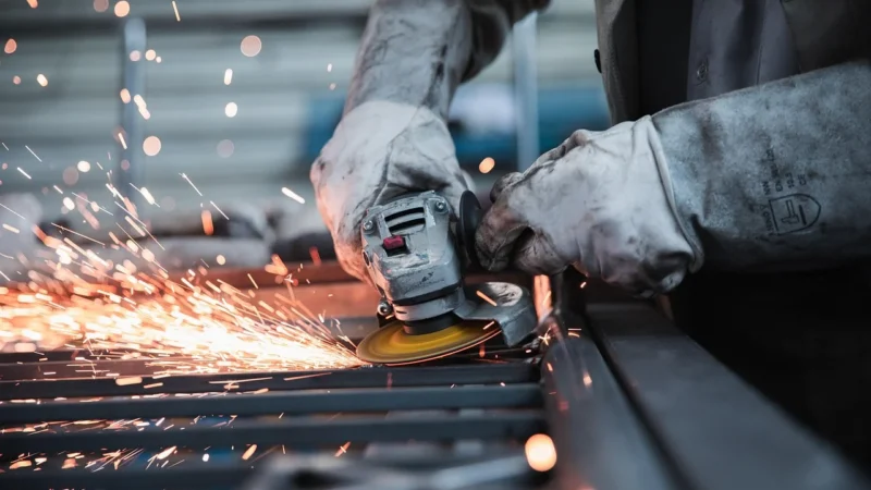 Szkolenia modernizacja maszyn — klucz do bezpiecznej i zgodnej produkcji